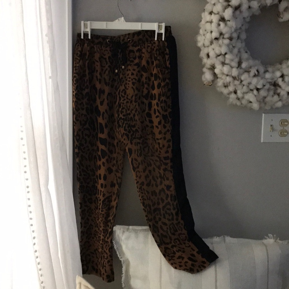 “365” Leopard print flowy pants